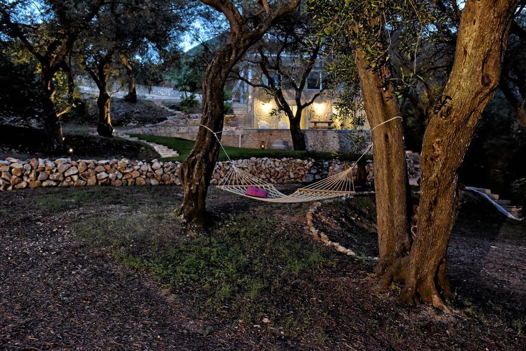 Mavres Luxury Studio Agios Matthaios  Экстерьер фото
