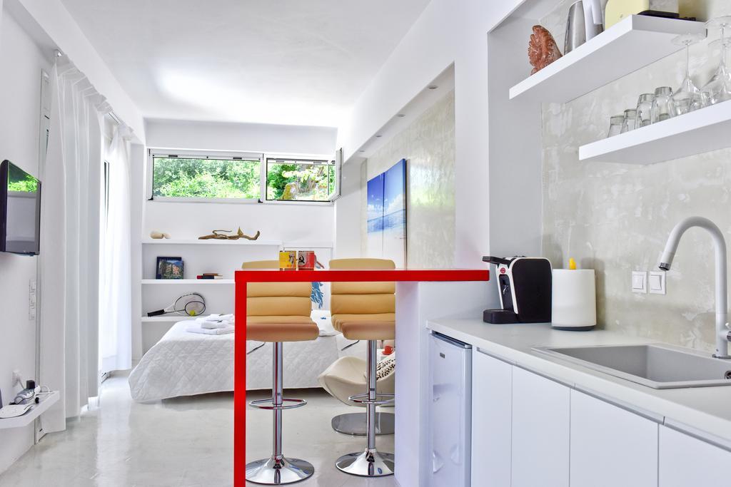 Mavres Luxury Studio Agios Matthaios  Экстерьер фото